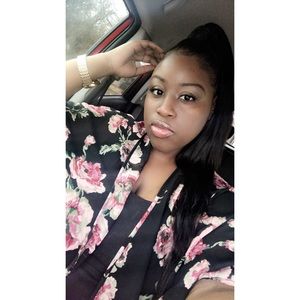 Meet your Posher, Neshia